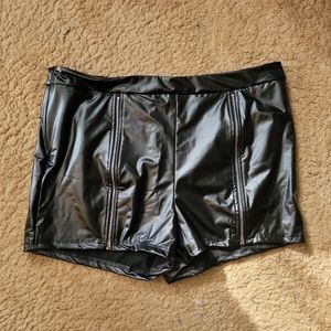 Wetlook goth fetish shorts - plus size faux leather